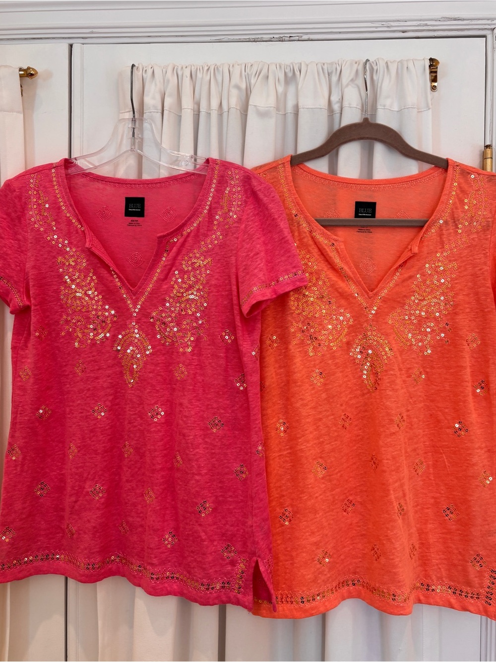Saks Fifth Avenue Sequin V-Neck Tee in Pink and Orange BUNDLE